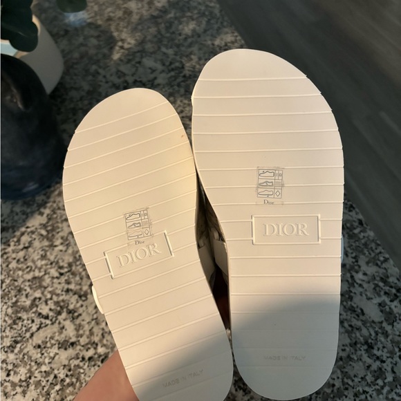 Never worn. Just not my style - Picture 2 of 3